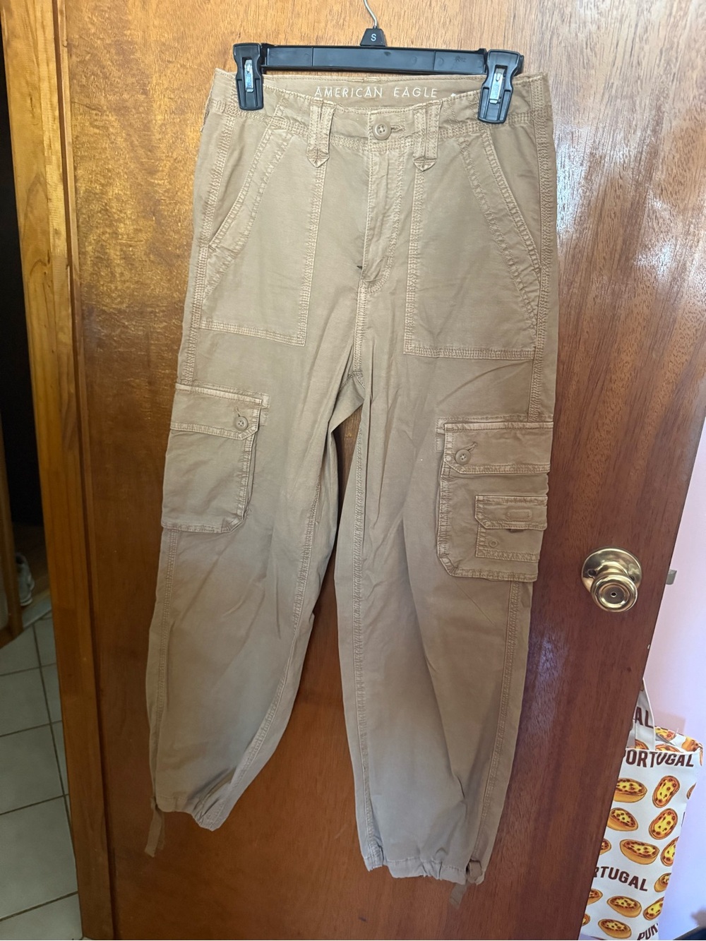 American Eagle Outfitters Tan Cargo Jogger Pants